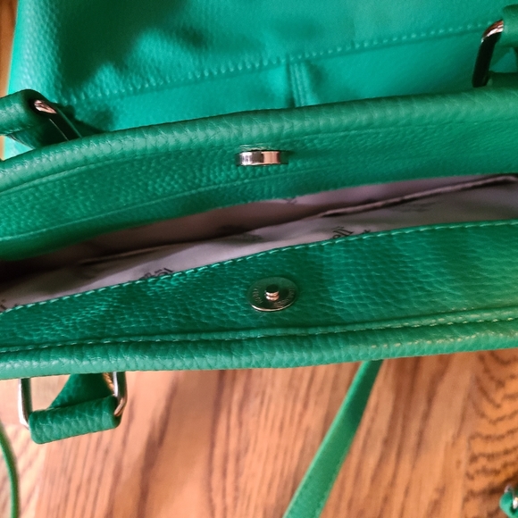 Thirty-one Tote & Matching Wallet - Picture 2 of 7